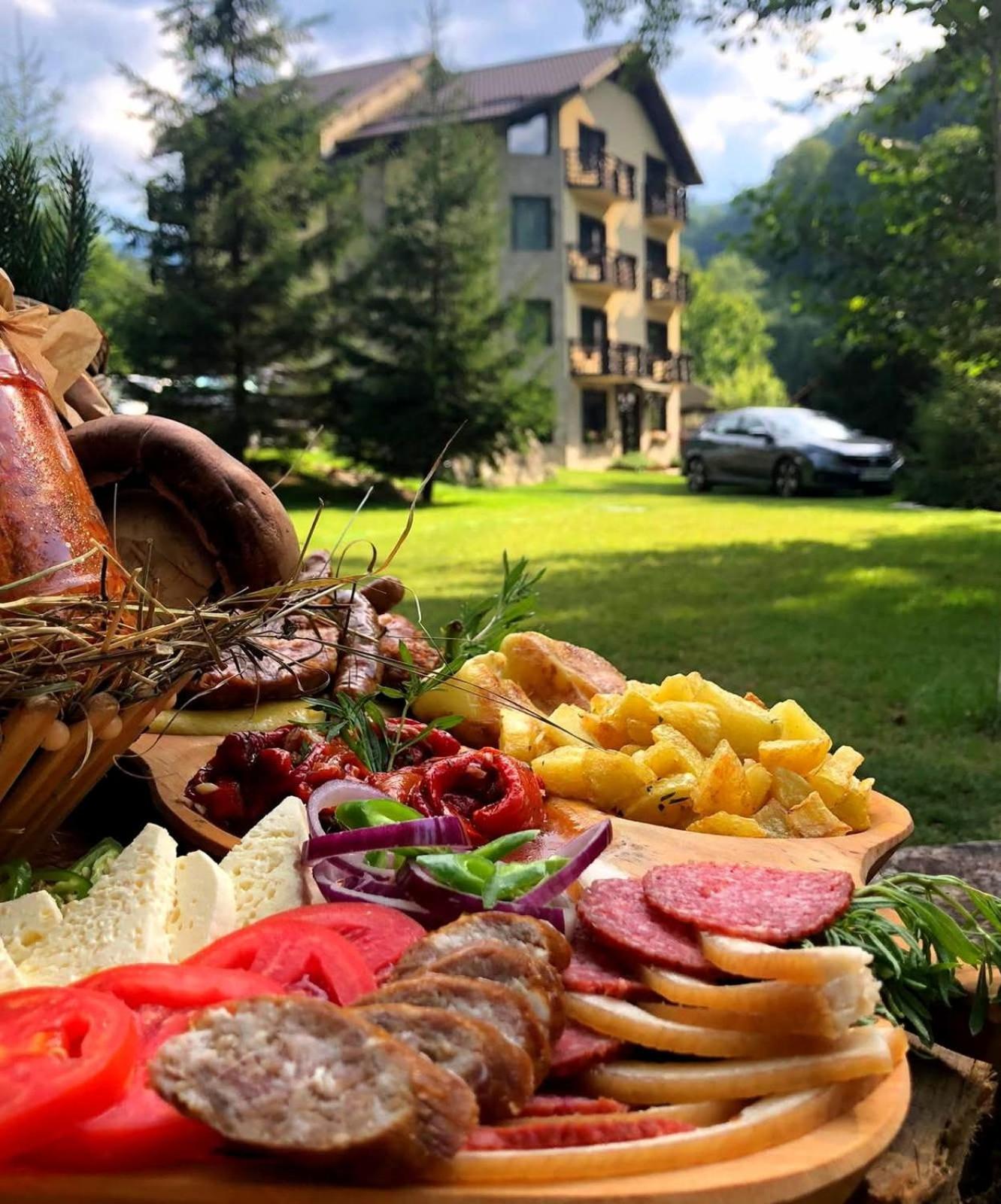 Hotel Casa Valea Cernei Isverna Esterno foto
