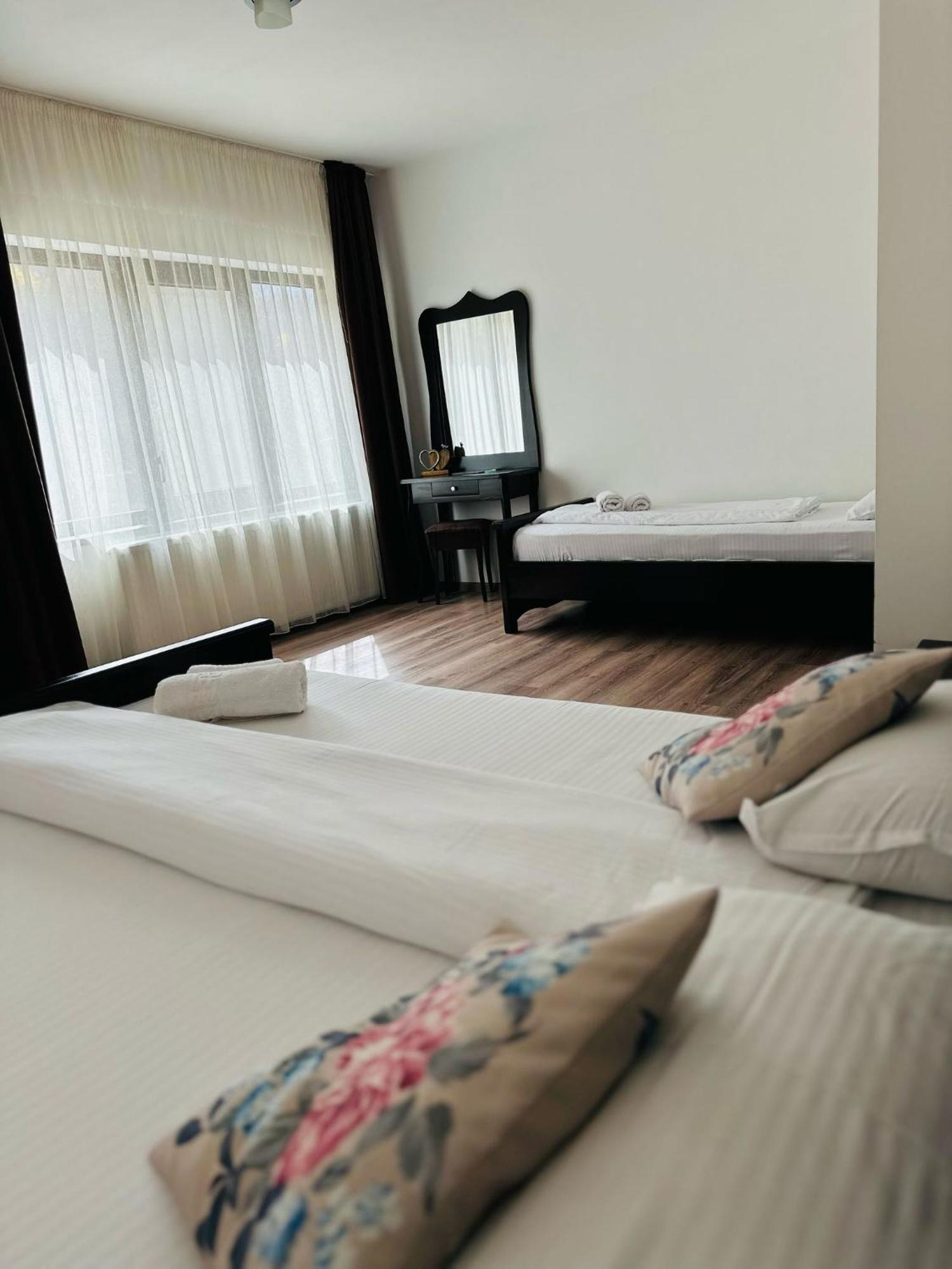 Hotel Casa Valea Cernei Isverna Camera foto