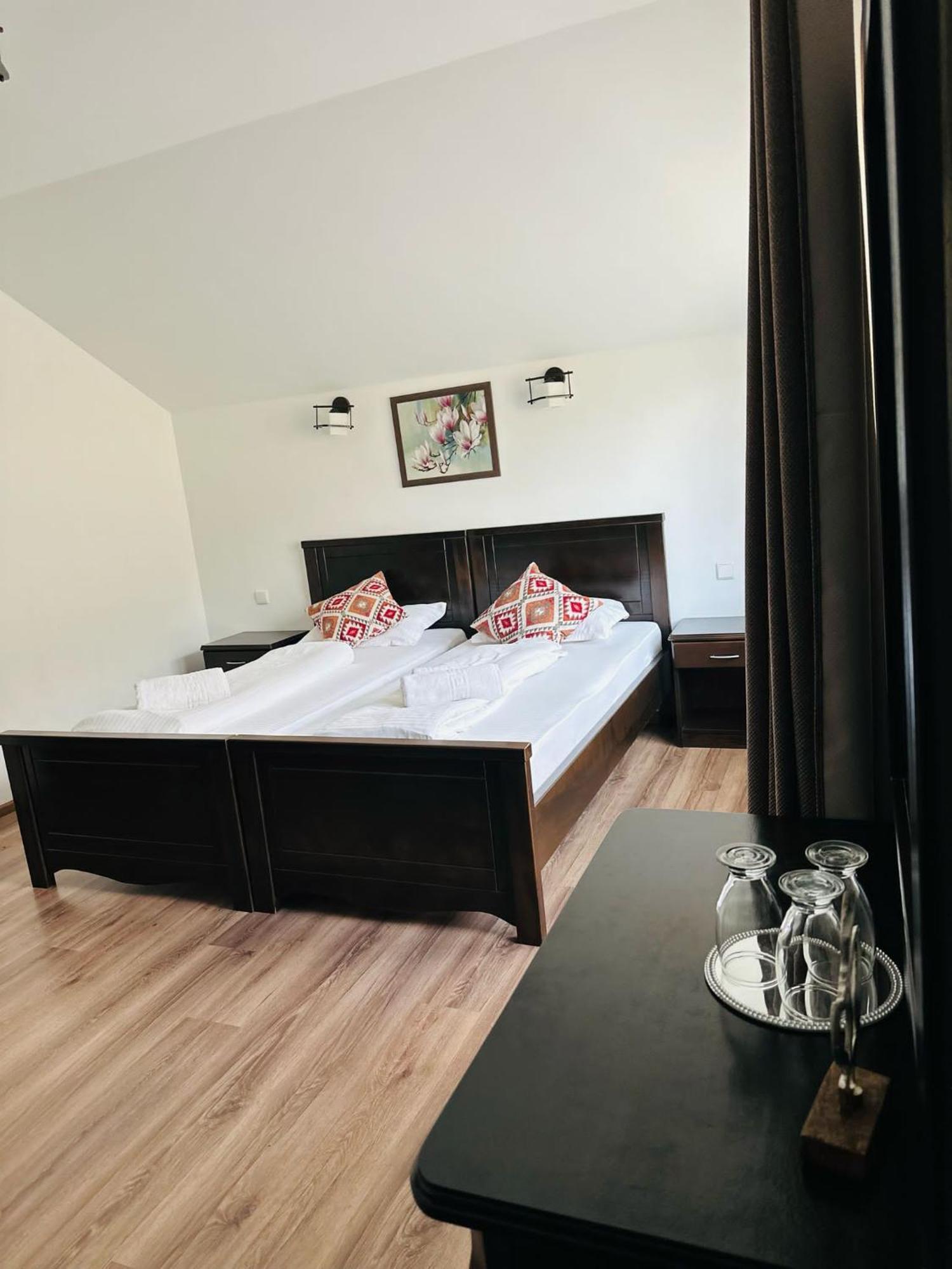 Hotel Casa Valea Cernei Isverna Esterno foto