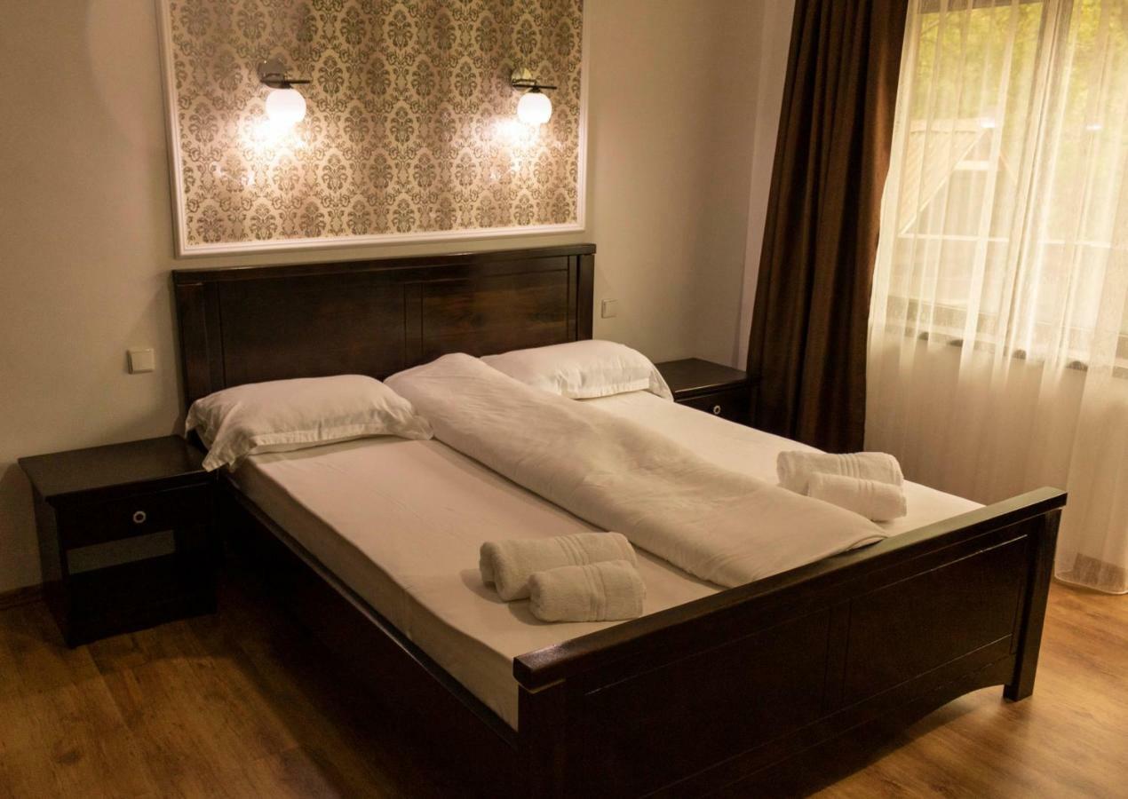 Hotel Casa Valea Cernei Isverna Esterno foto